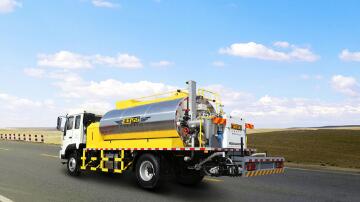 asphalt distributor